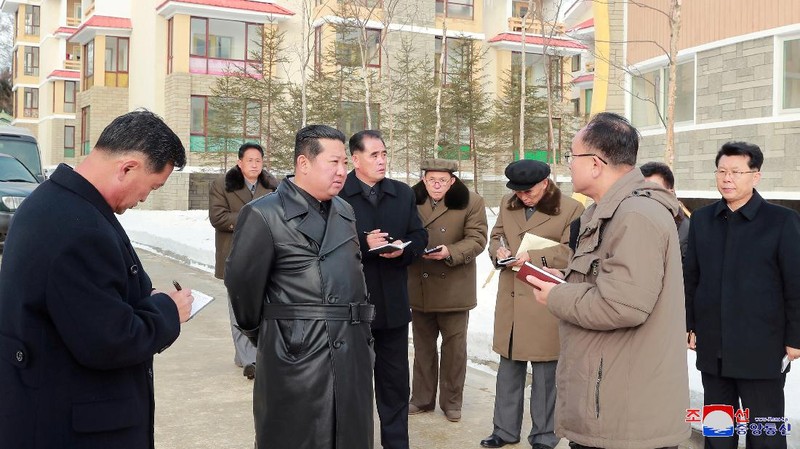 North Korean leader Kim Jong Un gives field guidance during a visit to Samjiyon City, North Korea in this undated photo released on November 16, 2021 by North Korea's Korean Central News Agency (KCNA). KCNA via REUTERS ATTENTION EDITORS - THIS IMAGE WAS PROVIDED BY A THIRD PARTY. REUTERS IS UNABLE TO INDEPENDENTLY VERIFY THIS IMAGE. NO THIRD PARTY SALES. SOUTH KOREA OUT. NO COMMERCIAL OR EDITORIAL SALES IN SOUTH KOREA.
