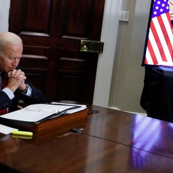 Joe Biden Tertampar, HP Baru Huawei Laku Keras Langsung Ludes