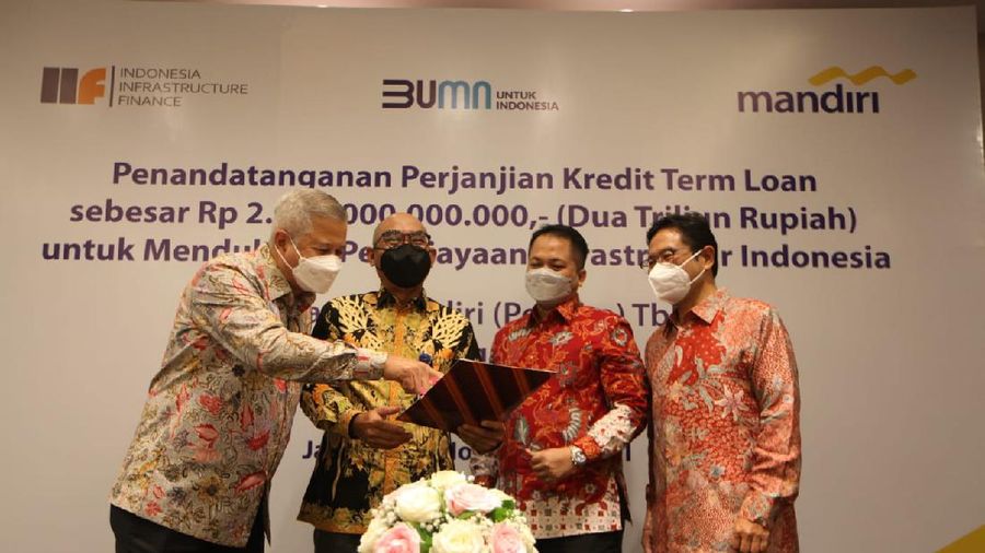 PT Bank Mandiri Tbk (BMRI) menyalurkan kredit senilai Rp 2 triliun kepada PT Indonesia Infrastructure Finance (IIF).