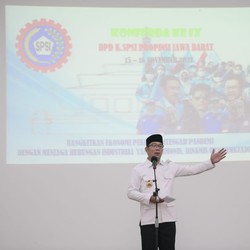 Ridwan Kamil: Kesejahteraan Buruh & Industri Harus Adil