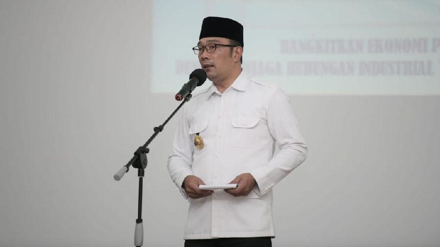 Gubernur Jawa Barat Ridwan Kamil saat Konferda ke- IX DPD KSPSI Provinsi Jawa Barat periode 2021-2026 di Hotel Bumi Makmur Indah, Lembang, Kabupaten Bandung Barat, Selasa (16/11/2021).