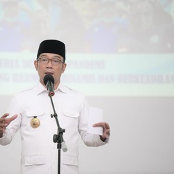 Kang Emil Pastikan UMP 2022 Jabar Bakal Naik