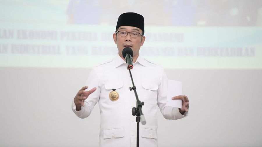Gubernur Jawa Barat Ridwan Kamil saat Konferda ke- IX DPD KSPSI Provinsi Jawa Barat periode 2021-2026 di Hotel Bumi Makmur Indah, Lembang, Kabupaten Bandung Barat, Selasa (16/11/2021).