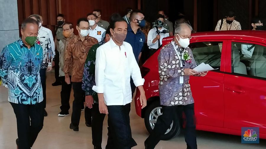 Jokowi di GIIAS 2021 (CNBC Indonesia/Ferry Sandi)