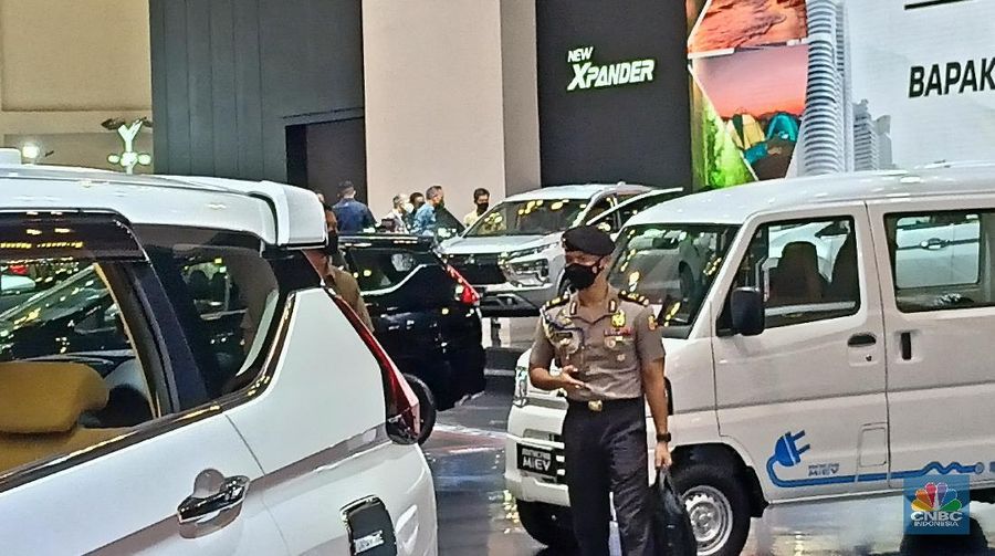 Jokowi di GIIAS 2021 (CNBC Indonesia/Ferry Sandi)