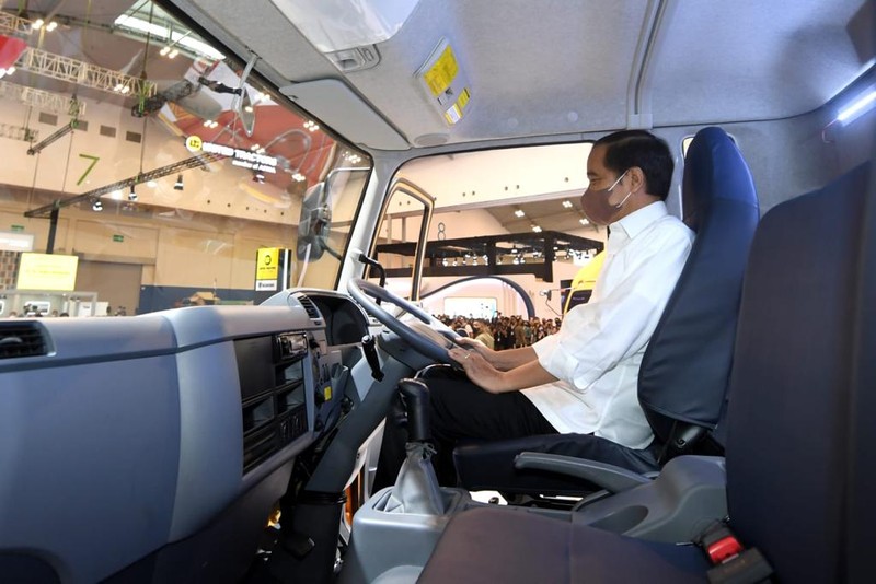 Jokowi di GIIAS 2021 (Lukas - Biro Pers Sekretariat Presiden)