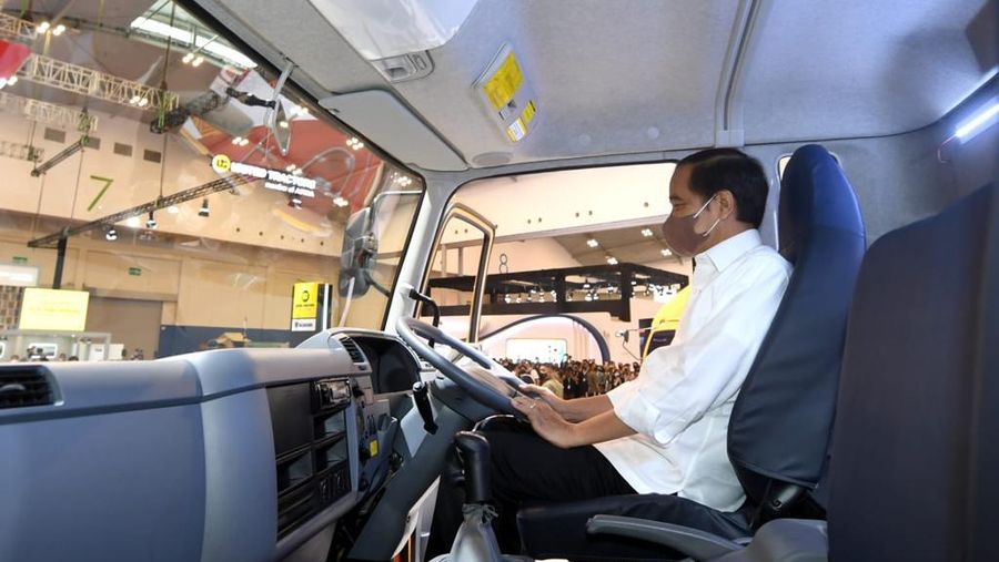 Jokowi di GIIAS 2021 (Lukas - Biro Pers Sekretariat Presiden)
