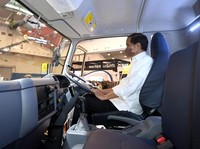 Ini Mobil 'Penghancur' Avanza yang Disambangi Jokowi