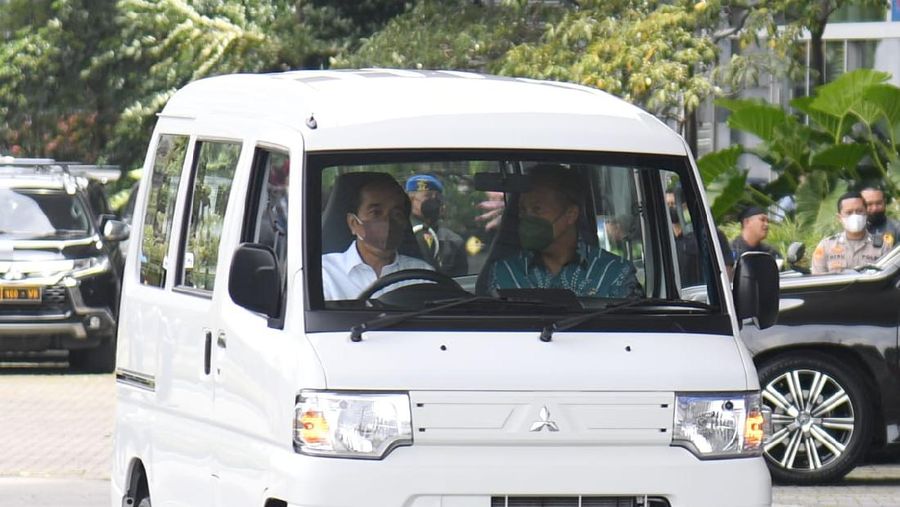 Jokowi di GIIAS 2021 (Lukas - Biro Pers Sekretariat Presiden)