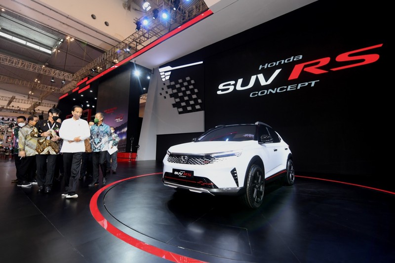 Jokowi di GIIAS 2021 (Lukas - Biro Pers Sekretariat Presiden)