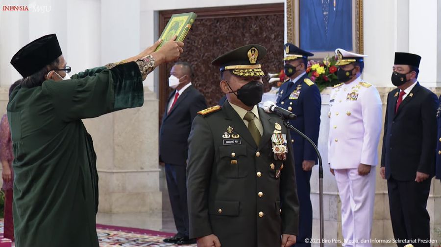 Pelantikan Kepala Staf Angkatan Darat, Letjen. TNI Dudung Abdurachman di Istana Negara, 17 November 2021