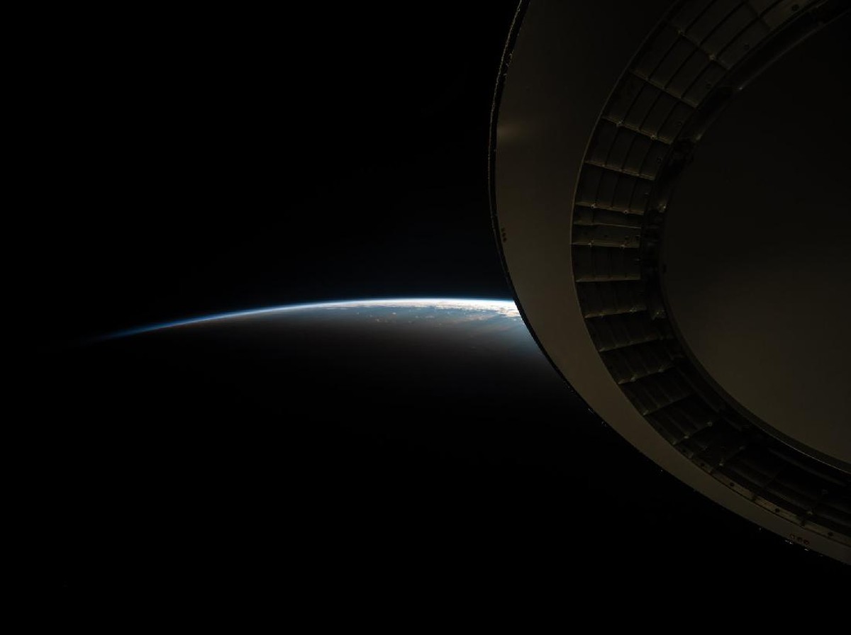 Alam Semesta Akan Berakhir Lebih Cepat: Bintang Juga Bisa Menguap Seperti Lubang Hitam