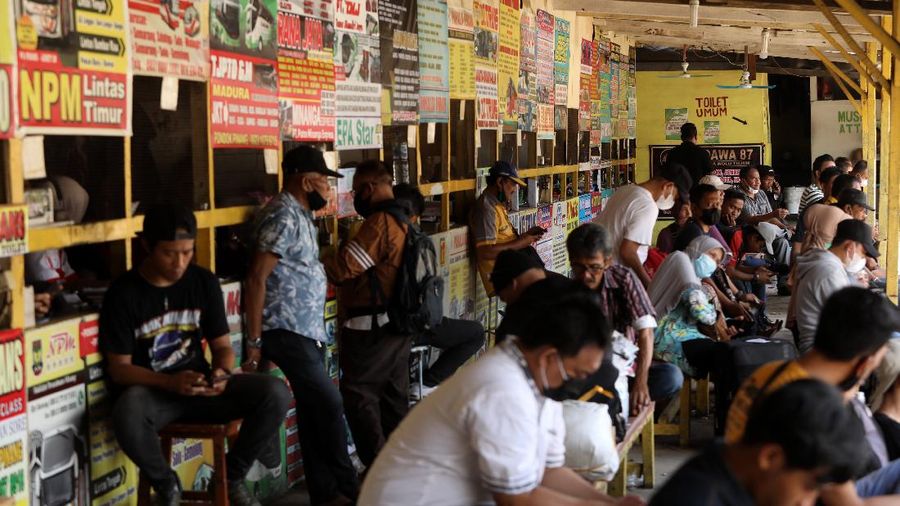 Jelang PPKM Level 3 Saat Nataru Nanti, Begini Suasana Terminal Bus AKAP. (CNBC Indonesia/Andrean Kristianto)