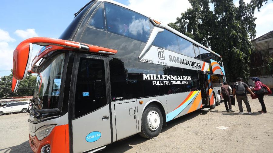 Jelang PPKM Level 3 Saat Nataru Nanti, Begini Suasana Terminal Bus AKAP. (CNBC Indonesia/Andrean Kristianto)