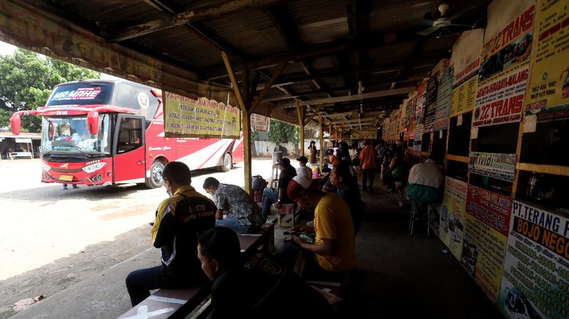 Jelang PPKM Level 3 Saat Nataru Nanti, Begini Suasana Terminal Bus AKAP. (CNBC Indonesia/Andrean Kristianto)