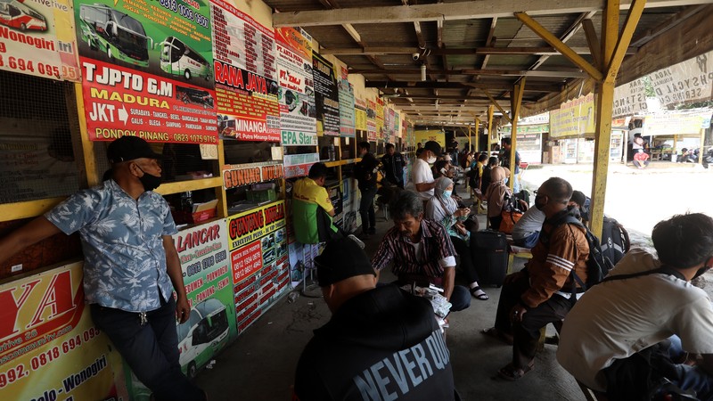Jelang PPKM Level 3 Saat Nataru Nanti, Begini Suasana Terminal Bus AKAP. (CNBC Indonesia/Andrean Kristianto)