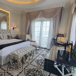 Waspada! Ini Cara Mudah Temukan Kamera Tersembunyi di Hotel
