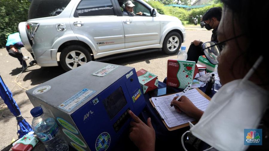 Uji Emis Motor (CNBC Indonesia/Andrean Kristianto)