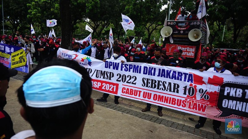 Usai Kepung Kemnaker Massa Buruh Ump Kepung Kantor Anies Usai Kepung Kemnaker Massa Buruh Ump Kepung Kantor Anies