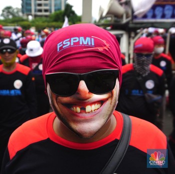 Detik-Detik UMP 2022 Naik Tipis, Buruh Kepung Kantor Kemnaker