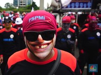 Detik-Detik UMP 2022 Naik Tipis, Buruh Kepung Kantor Kemnaker