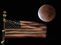 Keren Banget! Intip Keindahan Gerhana Bulan di AS Hingga Cile