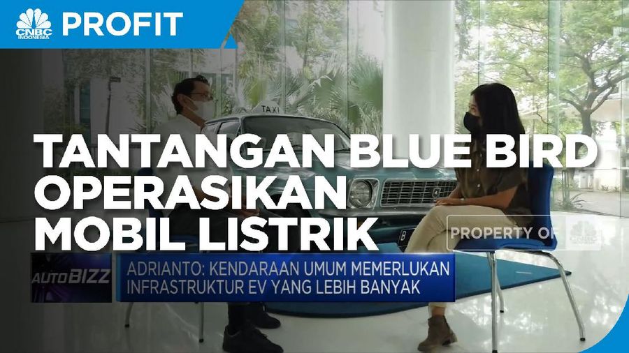 Optimisme & Tantangan Blue Bird Operasikan Mobil Listrik
