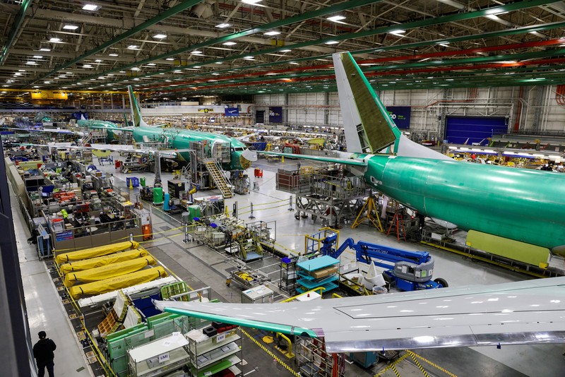 Perakitan pesawat patroli maritim Boeing P-8 Poseidon di pabrik Boeing 737 di Renton, Washington The production line for the Boeing P-8 Poseidon maritime patrol aircraft is pictured at Boeing's 737 factory in Renton, Washington, U.S. November 18, 2021. REUTERS/Jason Redmond
