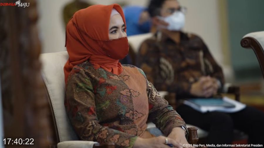 Direktur Utama PT Pertamina (Persero) Nicke Widyawati Saat Mengikuti Pengarahan Presiden Jokowi kepada Komisaris dan Direksi Pertamina dan PLN