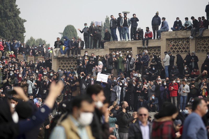Demo di Iran imbas sungai kering. (AP/Hamidreza Nikoomaram)