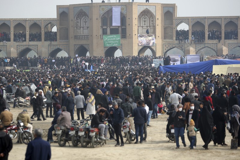 Demo di Iran imbas sungai kering. (AP/Hamidreza Nikoomaram)