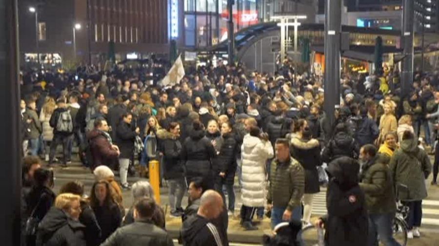 Demo rusuh anti lockdown di Belanda. AP/