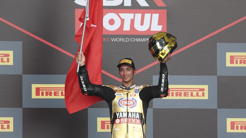 Toprak Razgatlioglu memastikan diri menjadi juara dunia WSBK 2021. Di MotoGP Mandalika ia finis sebagai runner up. (AP/Achmad Ibrahim)