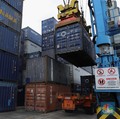 Neraca Dagang RI Surplus 49 Bulan Beruntun, Airlangga Happy!