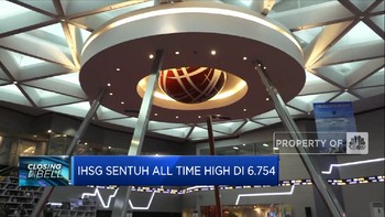 Sentuh All Time High, IHSG Pertahankan Level 6.700-an
