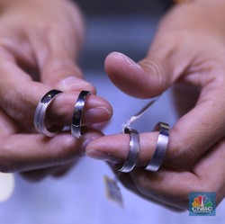 Dolar AS Lagi Lesu, Bikin Harga Perak Menguat Tipis