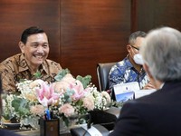 Luhut ke Tony Blair: Mengapa UE Senang Adukan RI ke WTO?