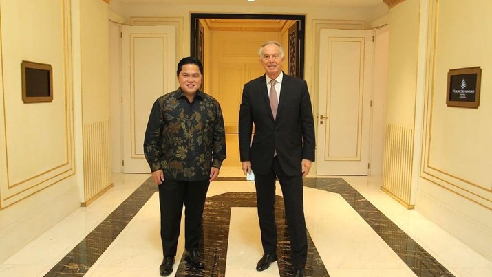 Menteri BUMN Erick Thohir melakukan pertemuan dengan mantan Perdana Inggris Tony Blair (Tangkapan Layar via Instagram @erickthohir)