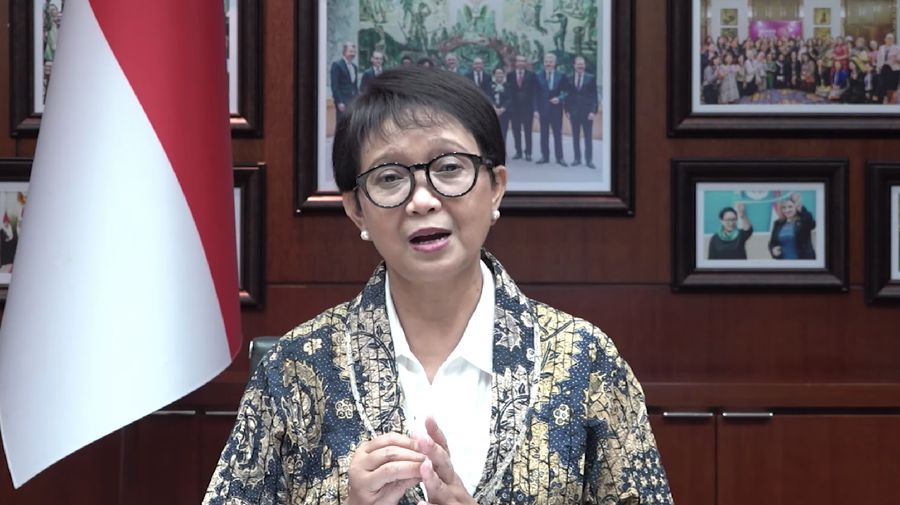 Menteri Luar Negeri Retno Marsudi memberikan keterangan pers terkait KTT Khusus ASEAN - RRT (Tangkapan Layar Sekretariat Presiden)