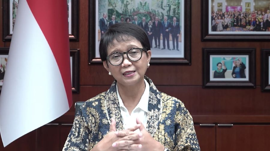 Menteri Luar Negeri Retno Marsudi memberikan keterangan pers terkait KTT Khusus ASEAN - RRT (Tangkapan Layar Sekretariat Presiden)