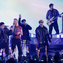 Singapura Menang Banyak Bikin Konser Coldplay 6 Hari, RI?