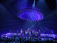 Tampil Perdana, Intip Serunya BTS x Coldplay di AAMA 2021