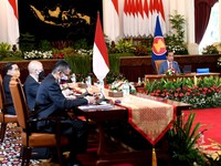 Jreng! RI dan China Pimpin Dunia Buang Dolar AS