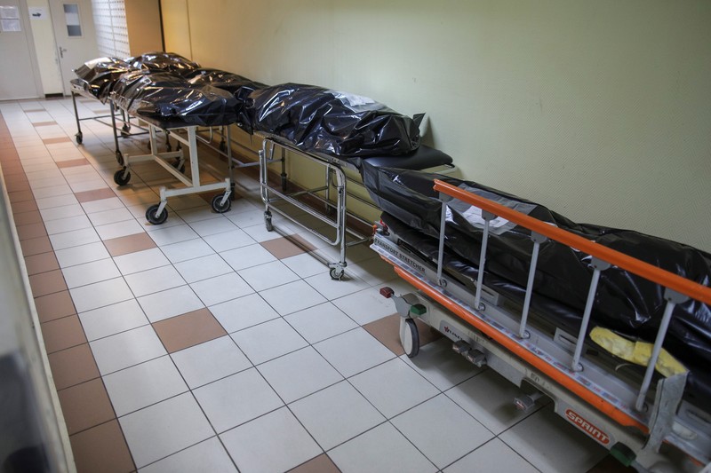 Intubated COVID-19 patients are seen in a crowded COVID-19 ICU ward at Bucharest's University Hospital, in Bucharest, Romania, October 29, 2021. Inquam Photos/Octav Ganea via REUTERS ATTENTION EDITORS - THIS IMAGE WAS PROVIDED BY A THIRD PARTY. ROMANIA OUT. NO COMMERCIAL OR EDITORIAL SALES IN ROMANIA