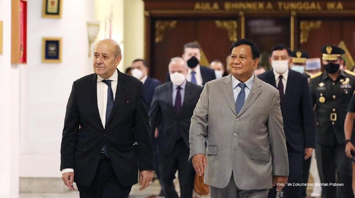 Pertemuan Prabowo & Le Drian Pertemuan Prabowo & Le Drian