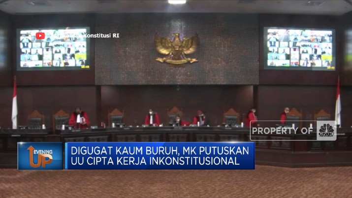 Digugat Kaum Buruh, MK Putuskan UU Cipta Kerja Inkonstitusional Mahkamah Konstitusi mengeluarkan putusan terkait gugatan undang-undang cipta kerja yang dilakukan oleh serikat pekerja. MK menilai bahwa undang-undang itu inkonstitusional dan membutuhkan perbaikan.