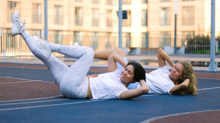 Bicycle Crunch (Photo by Anna Shvets from Pexels)