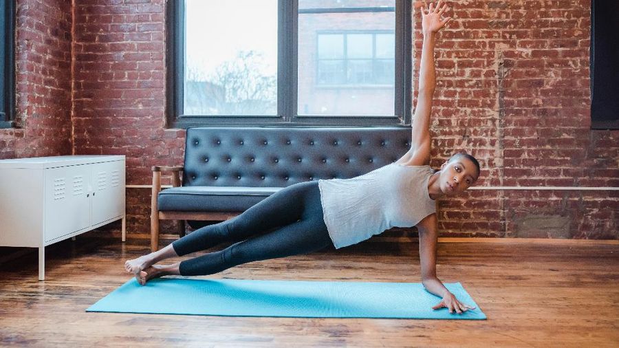 Side Plank (Photo by Klaus Nielsen from Pexels)