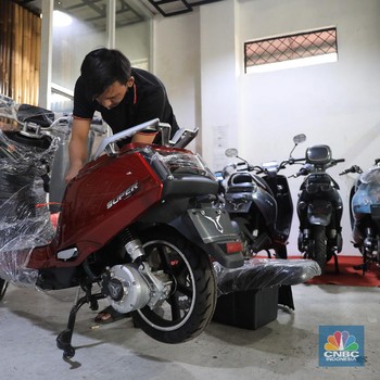 Motor Listrik Lagi 'Naik Daun' di DKI, Begini Showroomnya