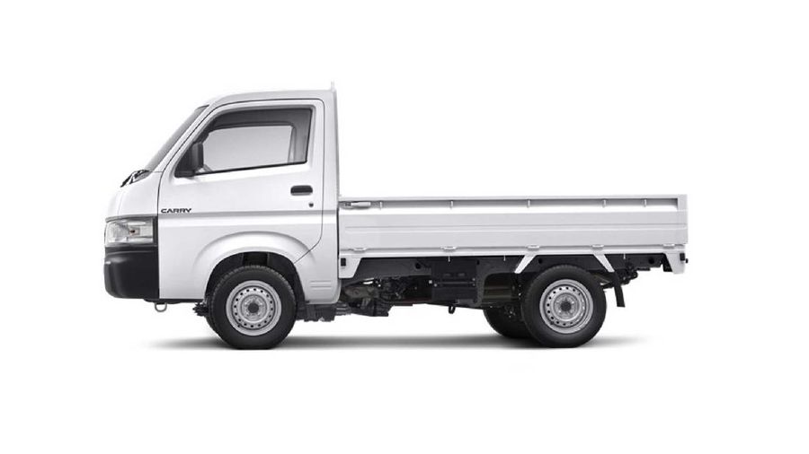 Brio generasi terbaru ini mengalami ubahan dari sektor eksterior dan interior terutama pada desain belakang yang tidak lagi menggunakan kaca besar, tetapi dibuat seperti mobil pada umumnya.Honda Brio RS manual dibanderol Rp 176 juta, sedangkan yang transmisi otomatik dipatok Rp 191 juta. Mesin yang digunakan mobil Honda Brio bertipe 1.2L i-VTEC. Dari mesin ini, Honda Brio bisa menghasilkan tenaga sebesar 90 Ps pada 6.000 rpm, sedangkan torsi puncaknya sebesar 110 Nm pada 4.800 rpm. (վ/Andrean Kristianto)